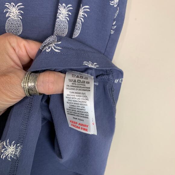 Tommy Bahama Blue White Tank Top Sleeveless Shirt Pineapples Kids Size 7/8 - Picture 5 of 6